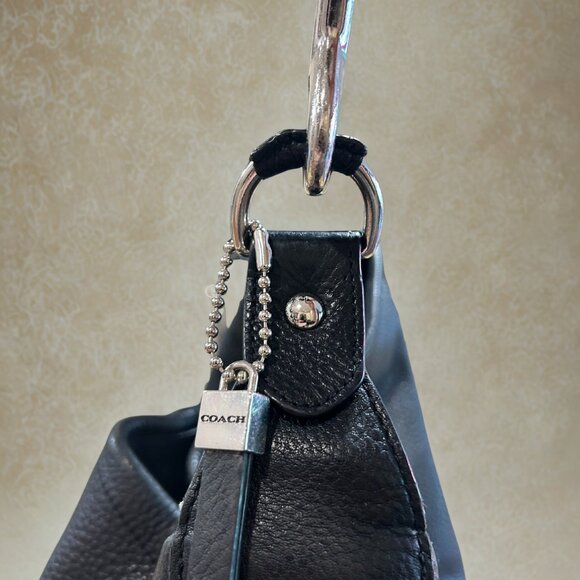COACH black leather shoulder bag - Picture 2 of 8